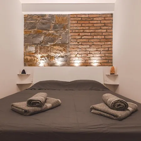 Free Netflix & Wi-fi Modern Roiano